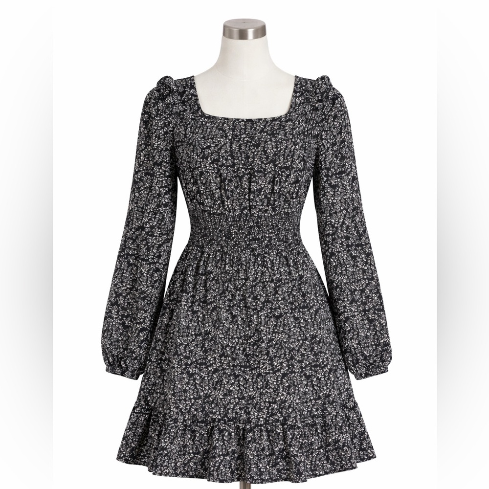 Cottagecore Black Floral Prairie Dress Smocked Waist Square Neck Size M